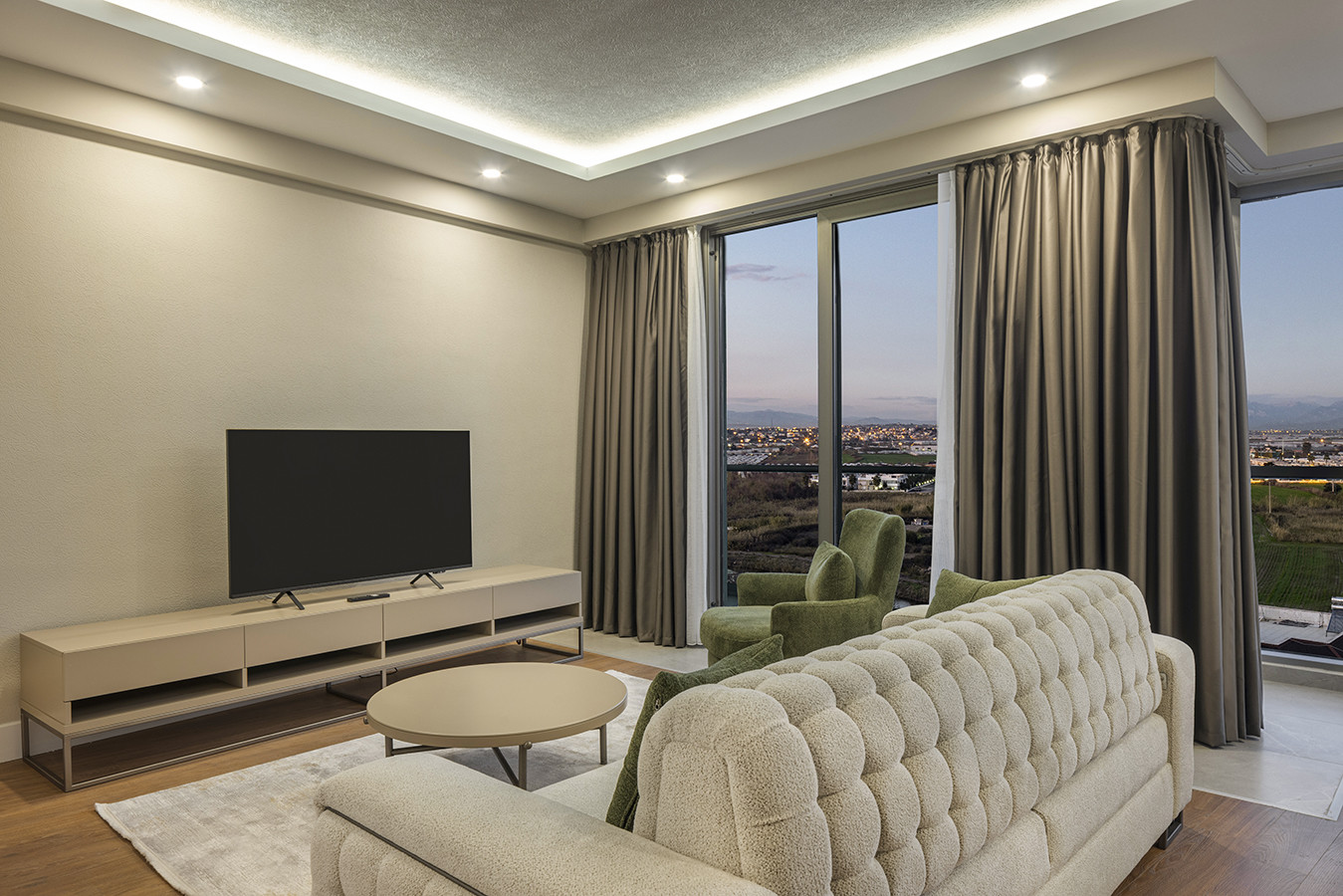 Penthouse Executive Duplex Suite / 2 BR