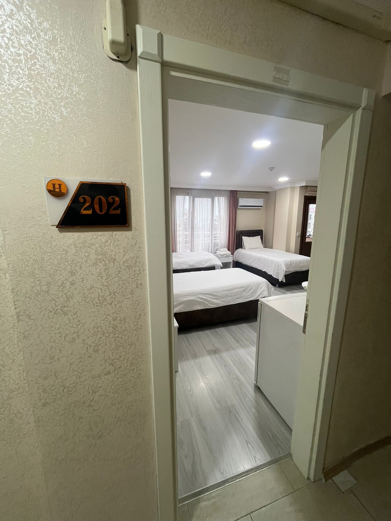 Twin Room *İki Tek Kişilik Oda*
