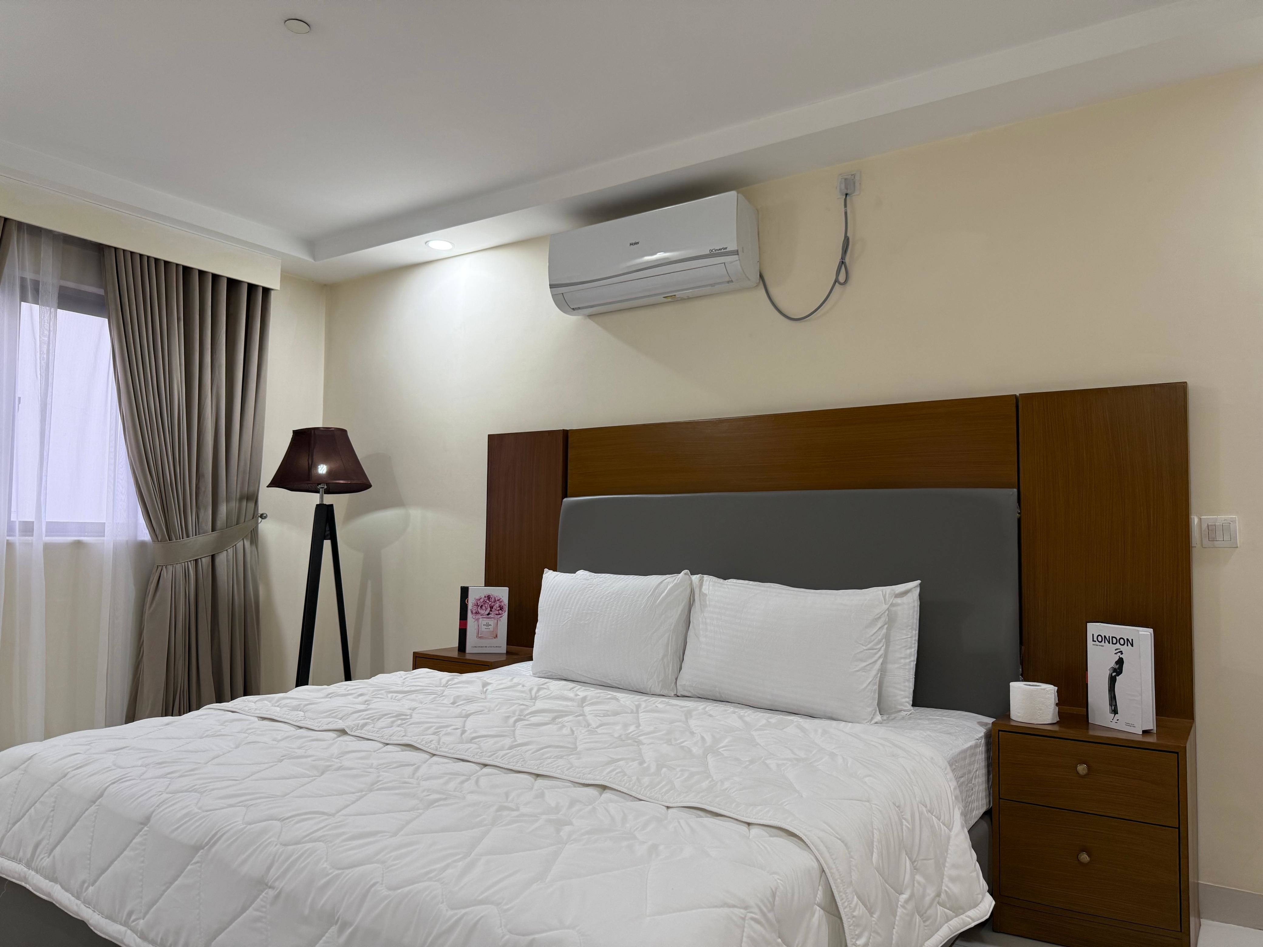 Luxury 1 Bedroom Apartment Gulberg