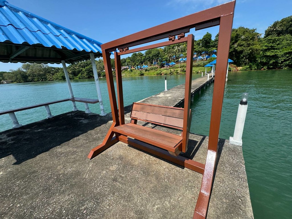 Pier Hug Lai Burihut1