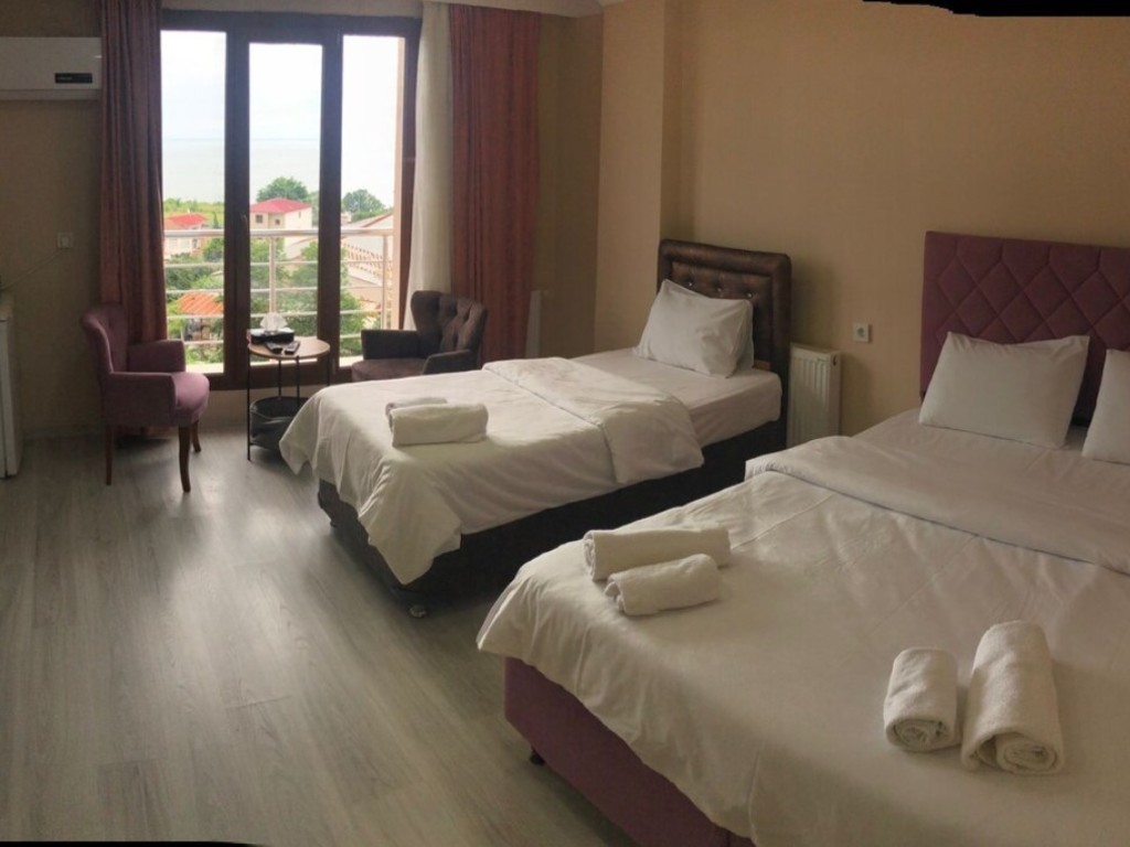 Twin Room *İki Tek Kişilik Oda*